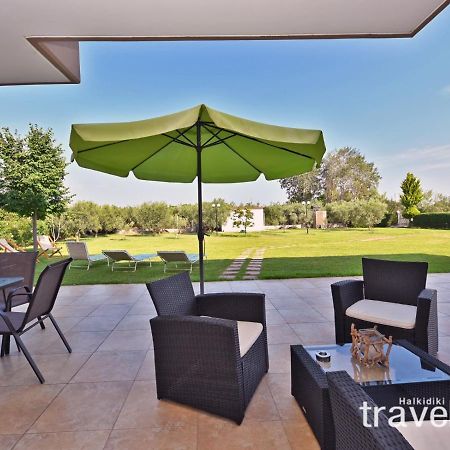 Villa Iris By Rentalspro Services - Agios Mamas Beach Buitenkant foto
