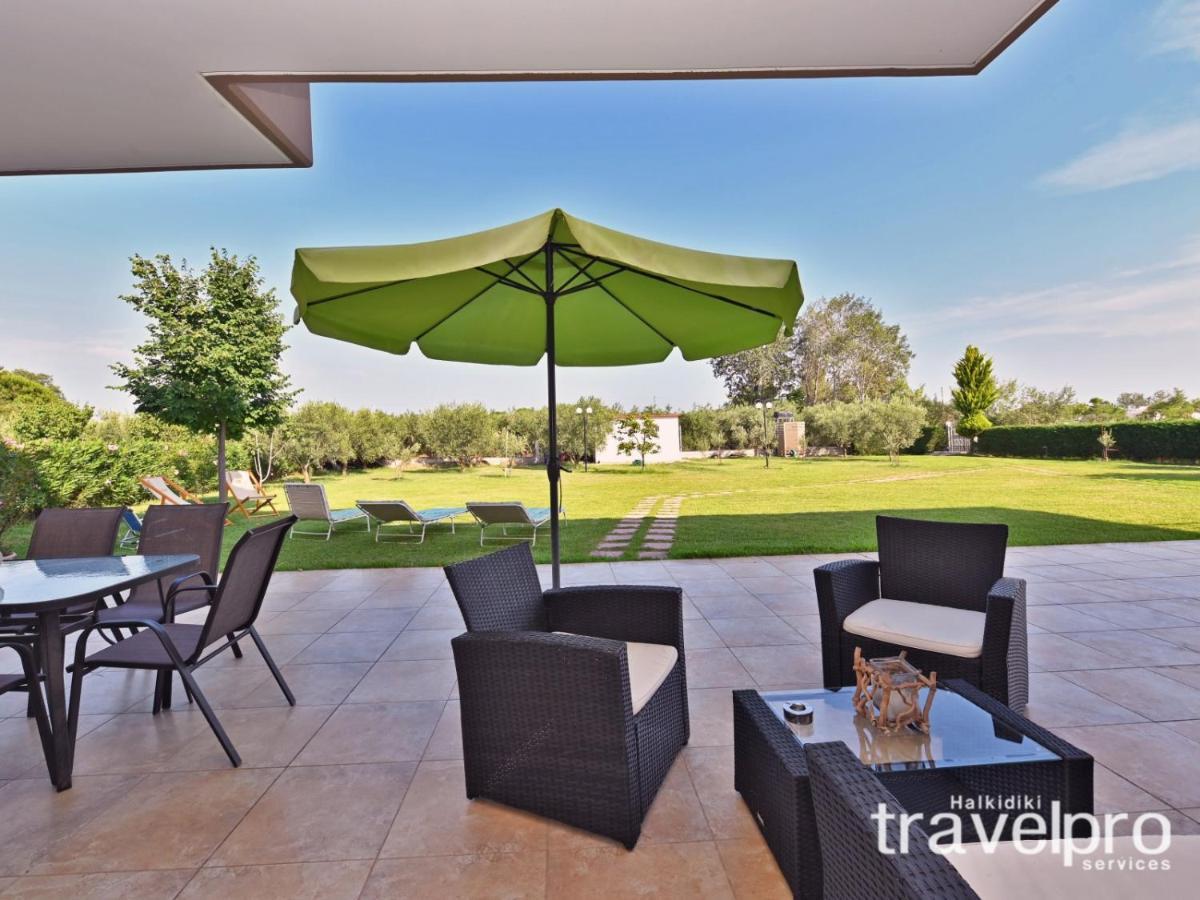 Villa Iris By Rentalspro Services - Agios Mamas Beach Buitenkant foto