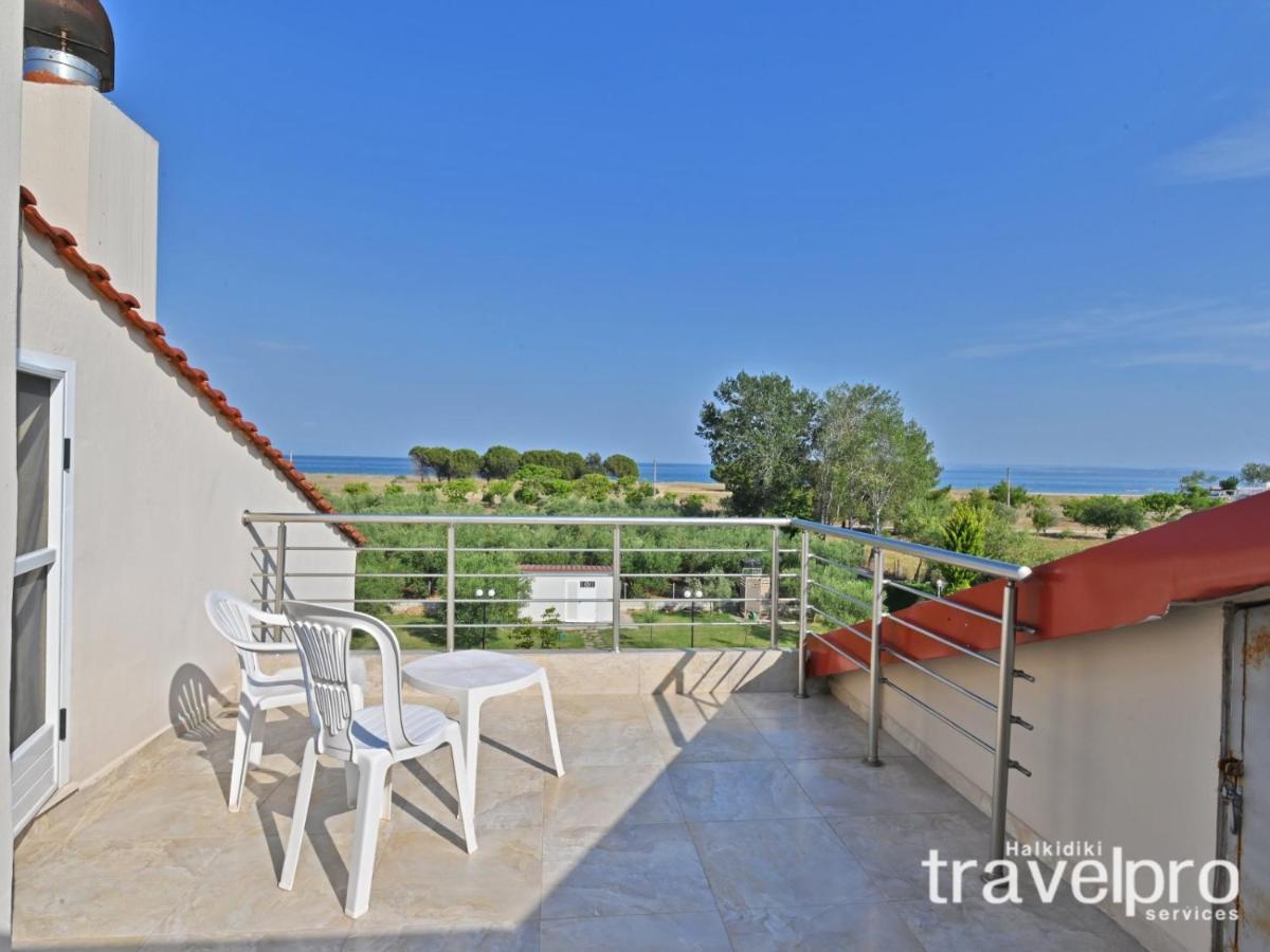 Villa Iris By Rentalspro Services - Agios Mamas Beach Buitenkant foto