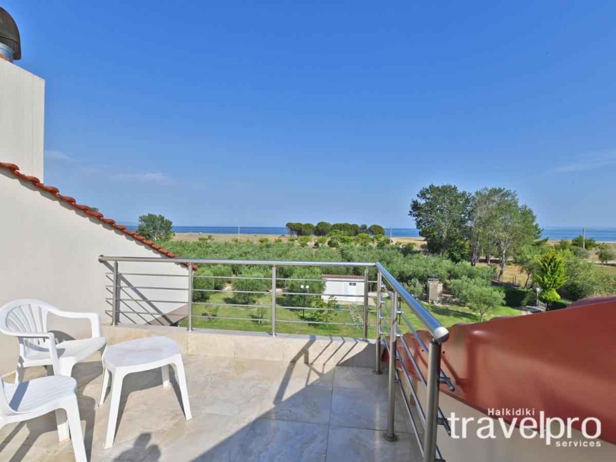 Villa Iris By Rentalspro Services - Agios Mamas Beach Buitenkant foto