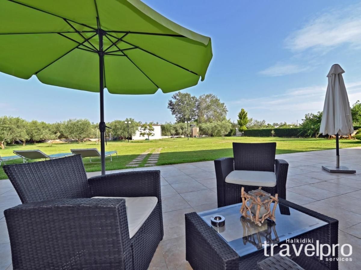 Villa Iris By Rentalspro Services - Agios Mamas Beach Buitenkant foto