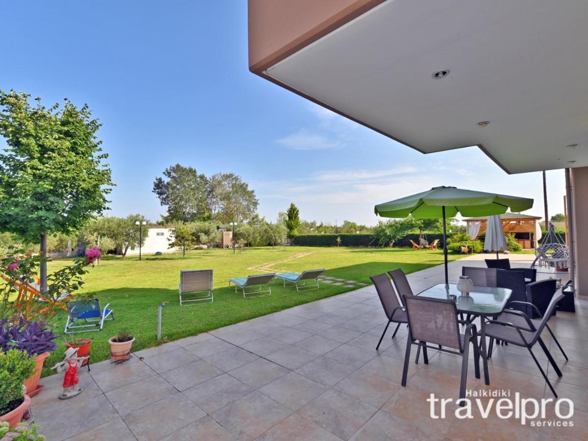 Villa Iris By Rentalspro Services - Agios Mamas Beach Buitenkant foto