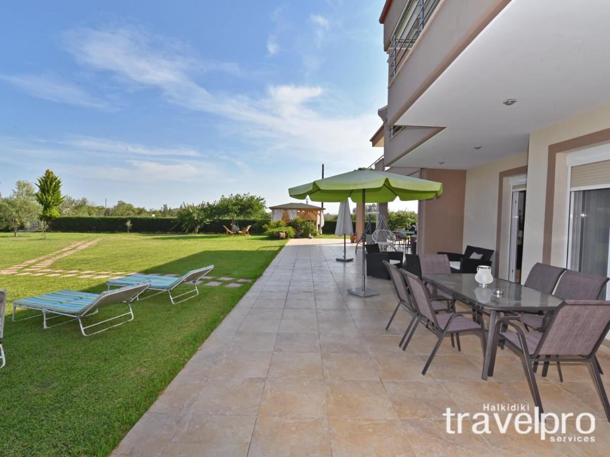 Villa Iris By Rentalspro Services - Agios Mamas Beach Buitenkant foto