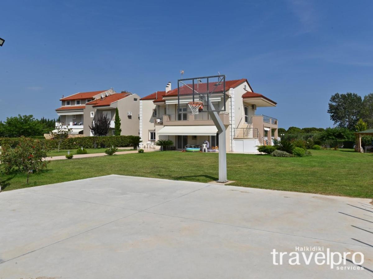 Villa Iris By Rentalspro Services - Agios Mamas Beach Buitenkant foto