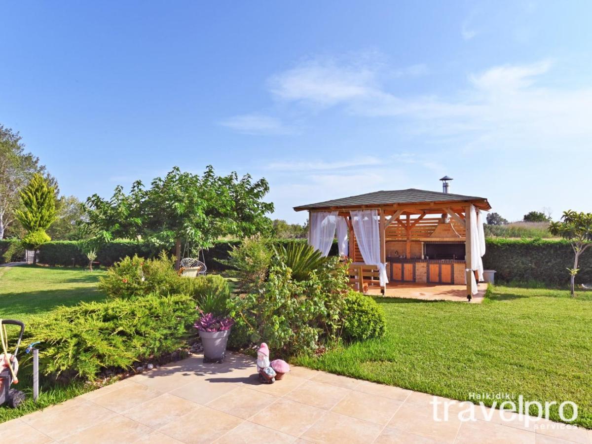 Villa Iris By Rentalspro Services - Agios Mamas Beach Buitenkant foto