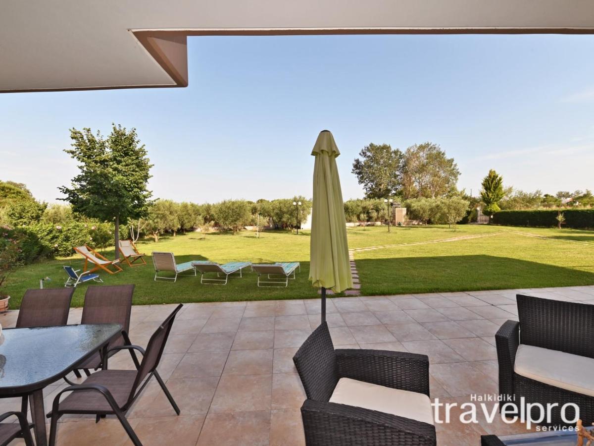 Villa Iris By Rentalspro Services - Agios Mamas Beach Buitenkant foto