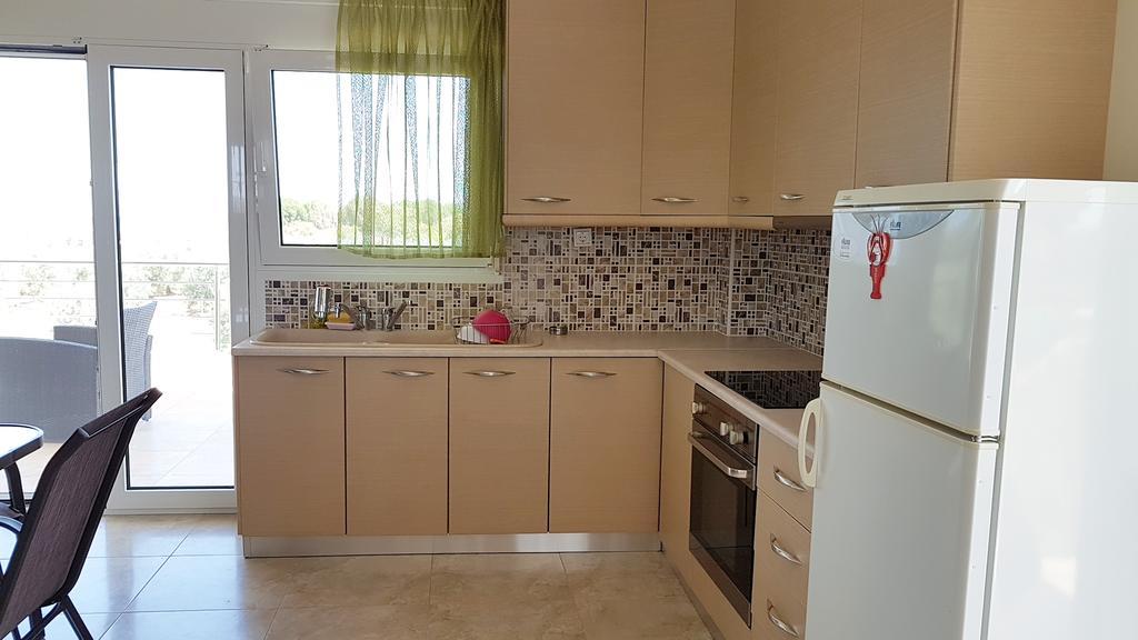 Villa Iris By Rentalspro Services - Agios Mamas Beach Buitenkant foto