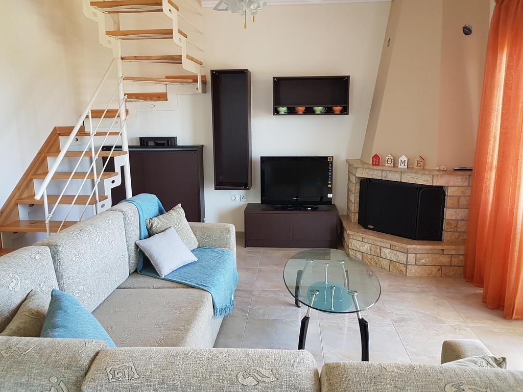 Villa Iris By Rentalspro Services - Agios Mamas Beach Buitenkant foto
