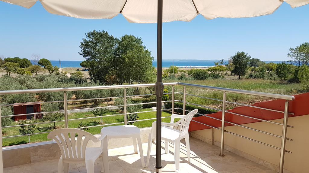 Villa Iris By Rentalspro Services - Agios Mamas Beach Buitenkant foto