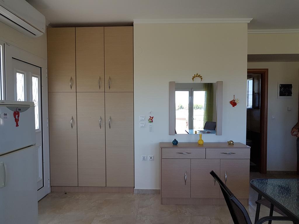 Villa Iris By Rentalspro Services - Agios Mamas Beach Buitenkant foto